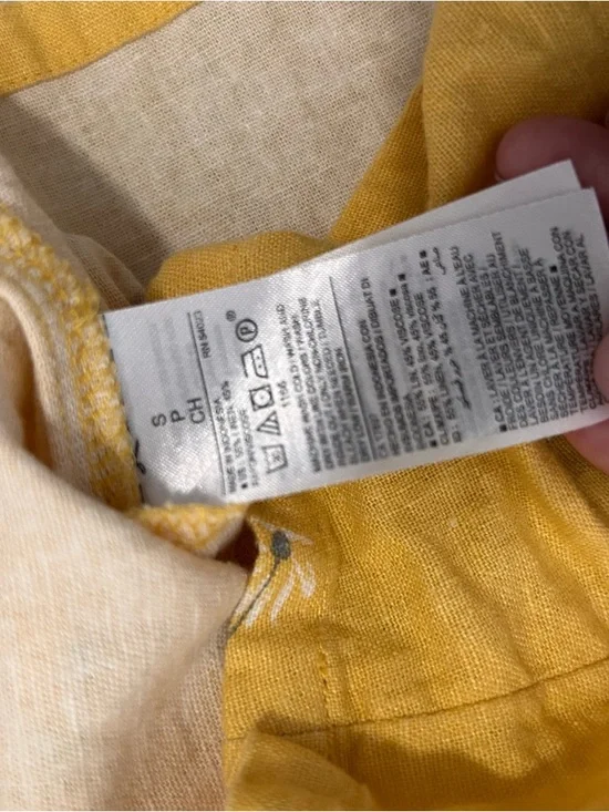 Old Navy Linen Romper Womens Small Yellow Daisies Floral Belted Spring Cottage - Picture 6 of 11